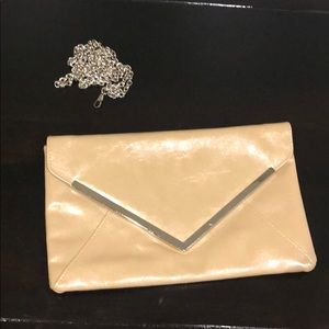 Nude clutch